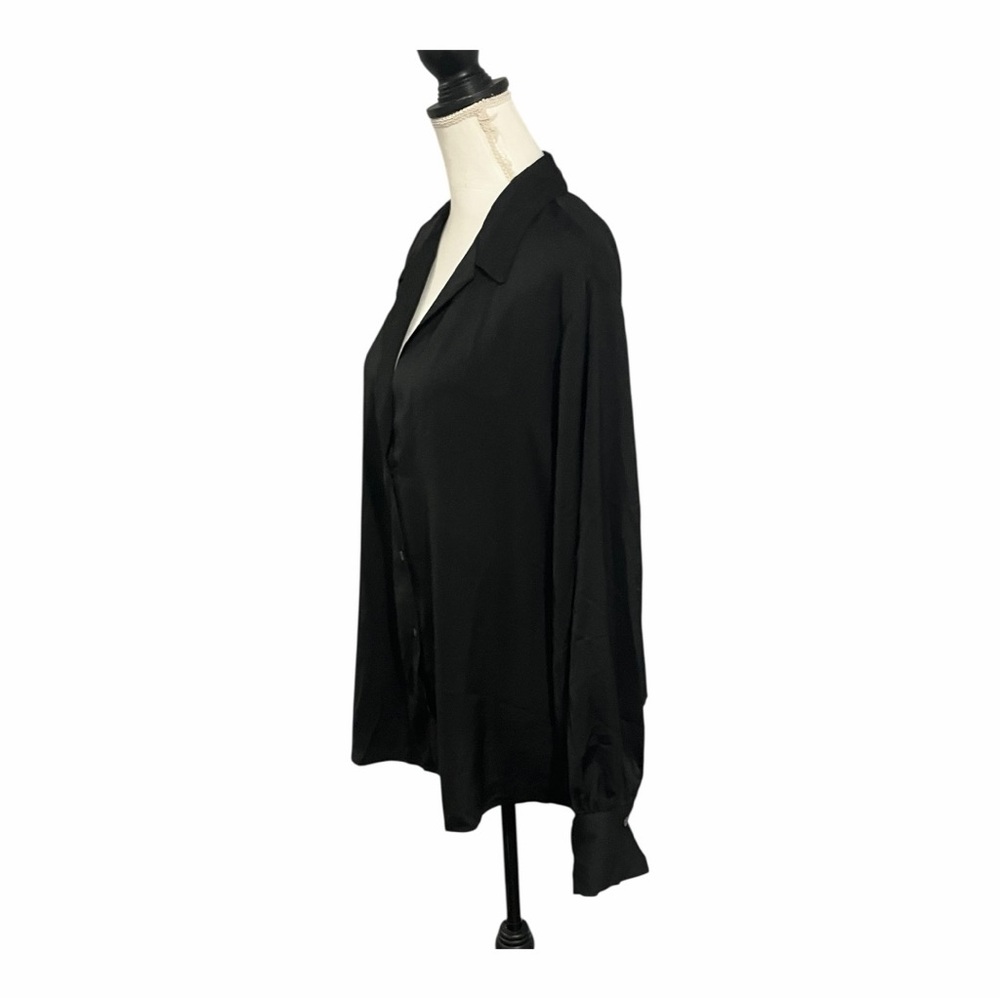 Bundle of GAP lightweight satiny blouses XXL Cream, Black and Dark Green - Picture 9 of 11